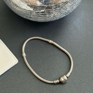 Pandora moment’s bracelet 925 ALE.